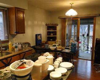 Kitchen all neat and clean and ready to go