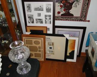 Frames that are empty and frames that are holding artwork too