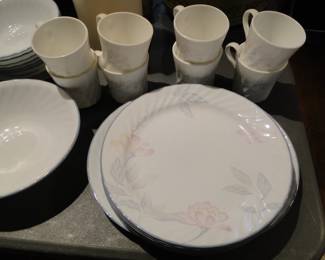 Another one of the many Corelle dish sets that we have to offer