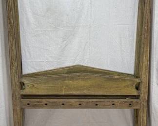 Early Mustard Yellow Pine Pencil Post Bed