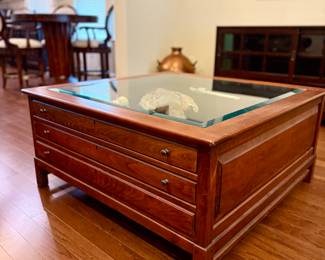 Bob Timberlake glass top display coffee table