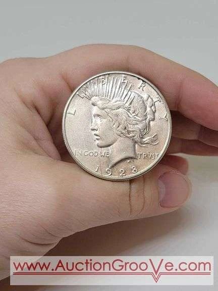 1..1928 US Silver Peace Dollar