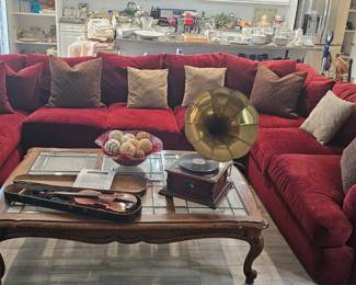 Huge selectional couch with down pillows 