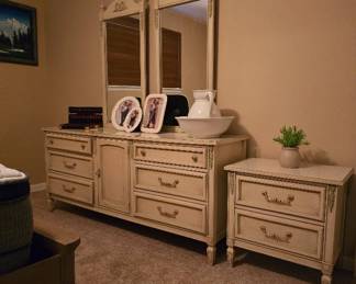 French Provincial Bedroom Furniture