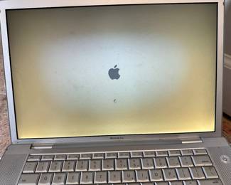Apple laptop