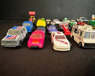 Diecast matchbox cars, with metal base