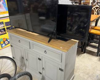 Buffet/Console and TV's Orlando