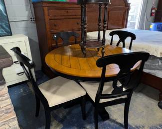 Table & Chairs Orlando