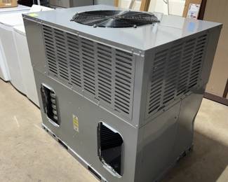 Mr. Cool VersaPro 36k BTU Gas/Electric AC Unit Model MPG36S090M413B Orlando Estate Auction