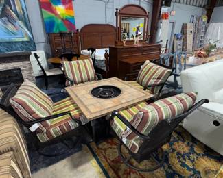 Patio Fire PIt Table & Chairs Orlando