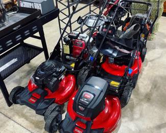 Lawn Mowers Orlando Estate Auction