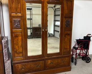 Armoire $600
