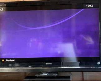 Sony Bravia LCD Digital Color TV With Remote 