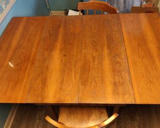 Drop Leaf Table With 2 Chairs 