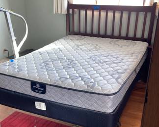 Bassett Furniture Bedroom Set, Queen Bed Serta Mattress, Box Spring,Dresser W Mirror  Night Stand