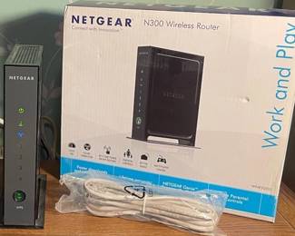 Netgear N300 Wireless Router w Box