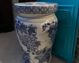 Vintage Chinoiserie Flow Blue and White Ceramic Garden Stool
