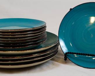 913 - 12 Royal Norfolk Plates, Largest 12"