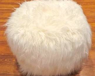 1123 - UMA White Fur Pouf 18 x 20 x 20
