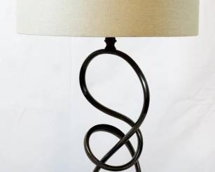 569 - Lamp - 33" Tall You are buying a used as-is electric/electronic item. We do not guarantee all components are present, and if it is not expressly stated, it is untested.