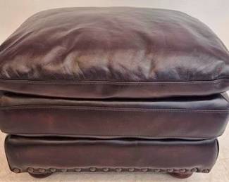 2096 - LEA Leather Ottoman 20 x 22 x 27