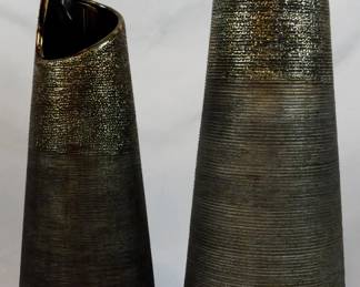1017 - 2 Vases 20"