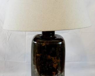 583 - Lamp - 30" Tall You are buying a used as-is electric/electronic item. We do not guarantee all components are present, and if it is not expressly stated, it is untested.