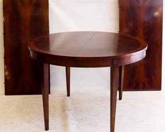 749 - Alden Parkes Banded Dining Table, 2 Leaves 31" x 46" - Leaf 21"
