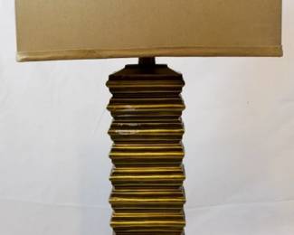 572 - Lamp - 30" Tall You are buying a used as-is electric/electronic item. We do not guarantee all components are present, and if it is not expressly stated, it is untested.