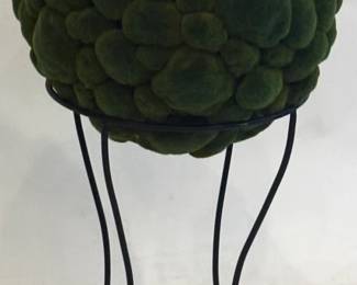 1193 - Moss Ball on Wire Stand 32"