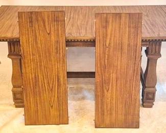 1236 - Ashley Signature Dining Table, 2 Leaves 30 x 75 x 40 closed size