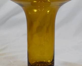 851 - Amber Vase 10"