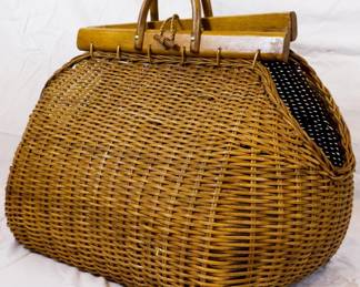521 - Decorative Wood Handle Wicker Bag - 21x23x14