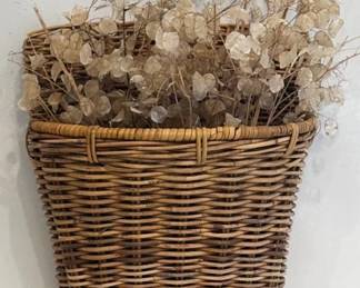 1196 - Wicker Wall Decor 24x19x13