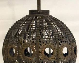 1268 - Hanging Light 20" You are buying a used as-is electric/electronic item. We do not guarantee all components are present, and if it is not expressly stated, it is untested.