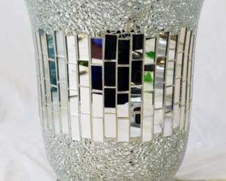 797 - Hurricane Lamp Lighted - 16" Tall You are buying a used as-is electric/electronic item. We do not guarantee all components are present, and if it is not expressly stated, it is untested.