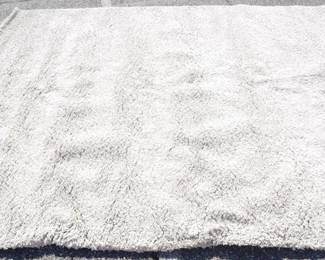 745 - Rug - 8' x 10'