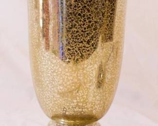 793 - Hurricane Lamp - 15" x 8" You are buying a used as-is electric/electronic item. We do not guarantee all components are present, and if it is not expressly stated, it is untested.