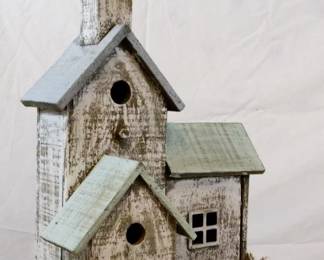 604 - Wooden Birdhouse Decor