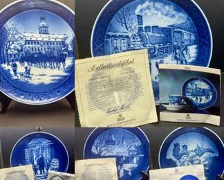 (3) Vintage 1980s Royal Copenhagen Plates
1908-1983 Royal Copenhagen RC Danish Porcelain Christmas Plate MERRY with booklet CHRISTMAS 9.5" diameter with booklet 
Royal Copenhagen 1984 Christmas Plate " Jingle Bells". Kai Lange 7" diameter 
Royal Copenhagen 1986 "Christmas Holidays" Collector Plate Denmark 7" diameter 
No chips or cracks 
SHIPPING -
MINIMUM HANDLING FEE $9.00