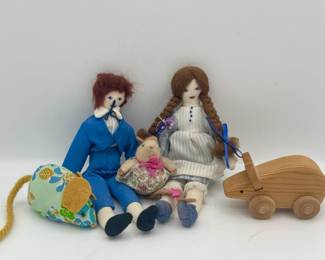 (5) Vintage Toys Featuring Forest Craft