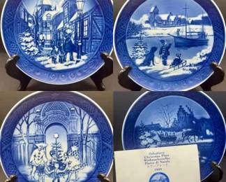 (3) Vintage 1980s Royal Copenhagen Plates
1908-1983 Royal Copenhagen RC Danish Porcelain Christmas Plate MERRY with booklet CHRISTMAS 9.5" diameter with booklet 
Royal Copenhagen 1984 Christmas Plate " Jingle Bells". Kai Lange 7" diameter 
Royal Copenhagen 1986 "Christmas Holidays" Collector Plate Denmark 7" diameter 
No chips or cracks 
SHIPPING -
MINIMUM HANDLING FEE $9.00