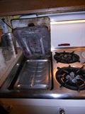 Side Broiler,Lifts Up.
