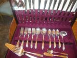 Wm.Rogers "daffodil" Silver Plate 12 Piece Place setting
plus service,chest