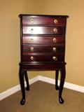 Jewelry chest