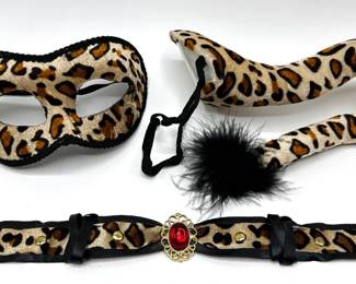 New 3 Piece Tiger Costume
Lot #: 197