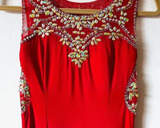 Crystal Dolls Beaded Formal Gown, Size 7
Lot #: 9