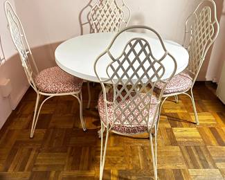 Metal Legs & Formica Surface
Lot #: 41