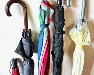 5 Umbrellas
Lot #: 192