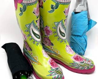 Rain Boots, Size 8 & 2 Umbrellas, Duck Head New With Tags
Lot #: 68